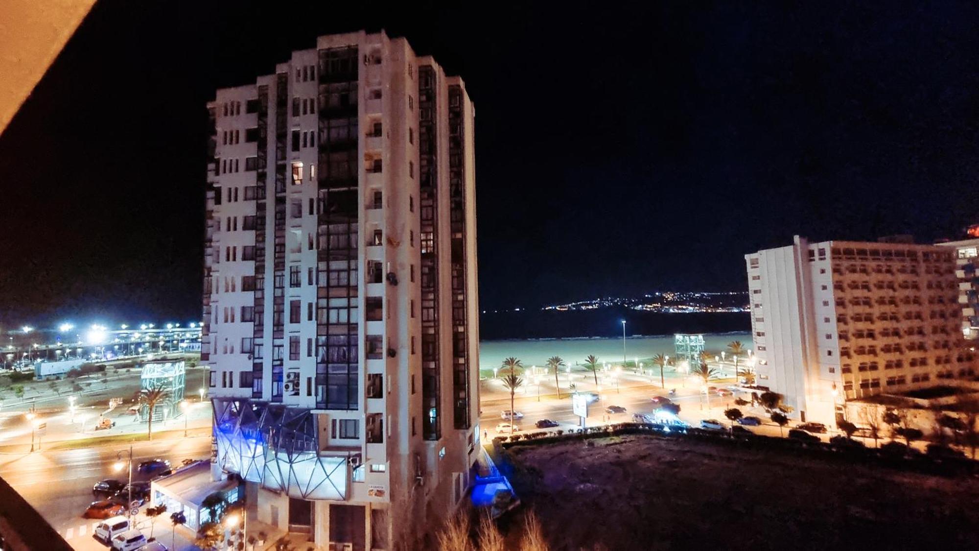 Luxury Sea And Marina View Apartment Tanger Luaran gambar