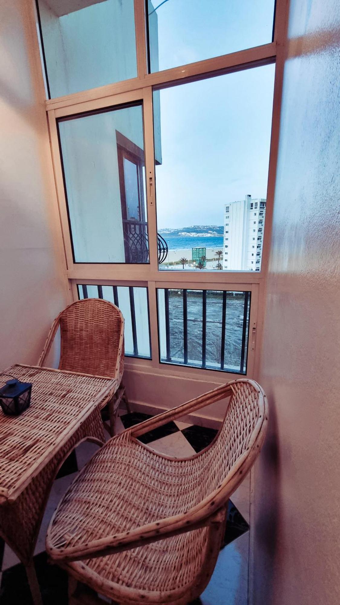Luxury Sea And Marina View Apartment Tanger Luaran gambar